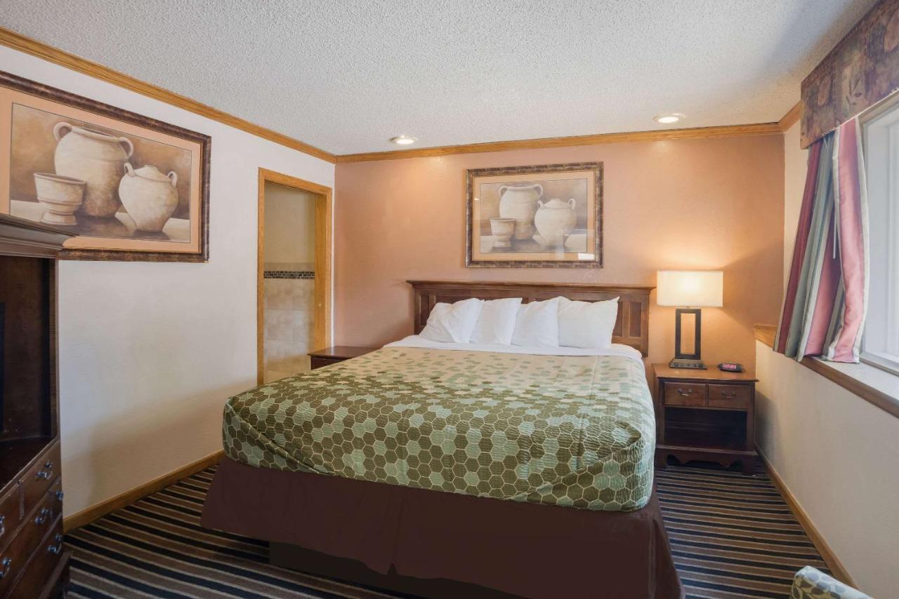 Rodeway Inn Colorado Springs Exterior foto